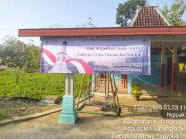 Pemasangan Spanduk Jogja Cinta Damai dan Anti Kekerasan