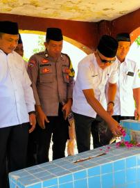 Tabur Bunga, Tebar Doa: Pamong Ngipak Hormati Jasa Para Lurah